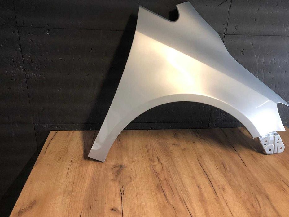 Aripa Fata Dreapta VW Golf 5/V Plus 2005-2009 (LR7L (Auriu))