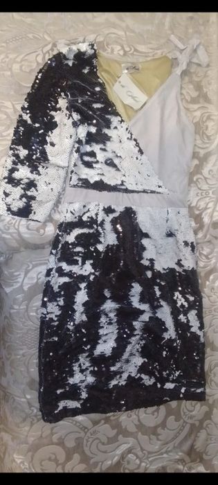 Платья детские новые