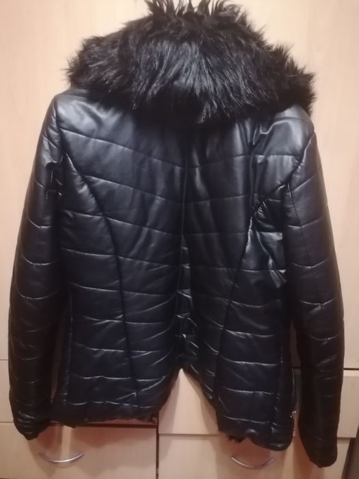 Яке от изкуствена кожа с пух