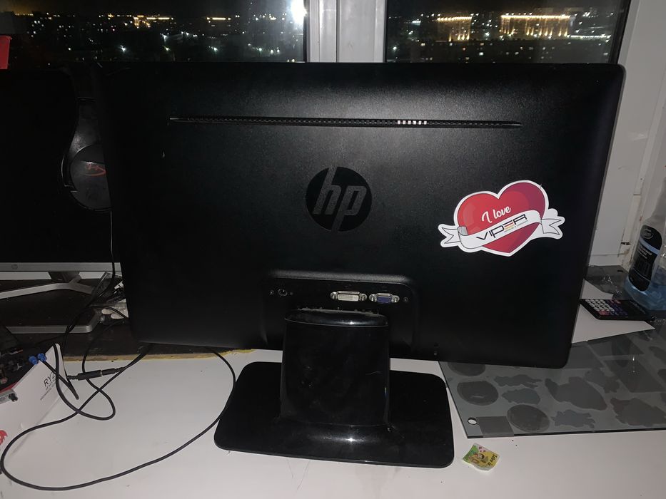 Монитор HP 2211x