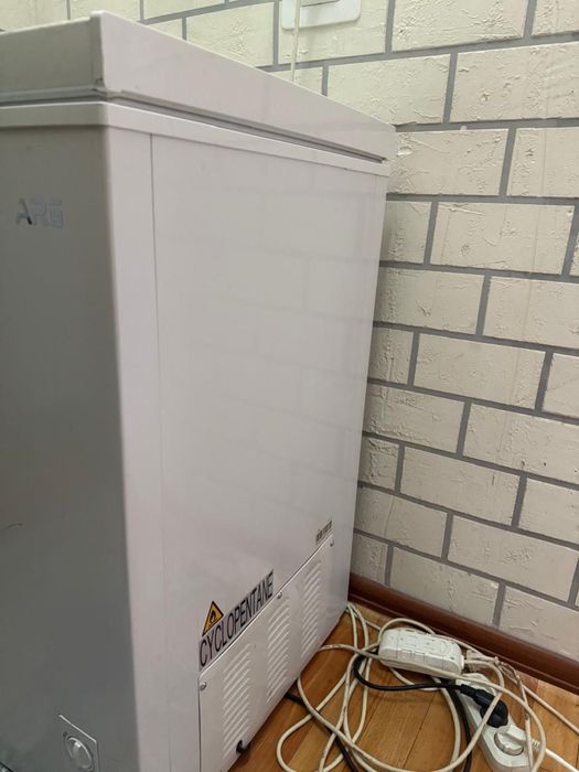 Морозильник в отличном состоянии 198л