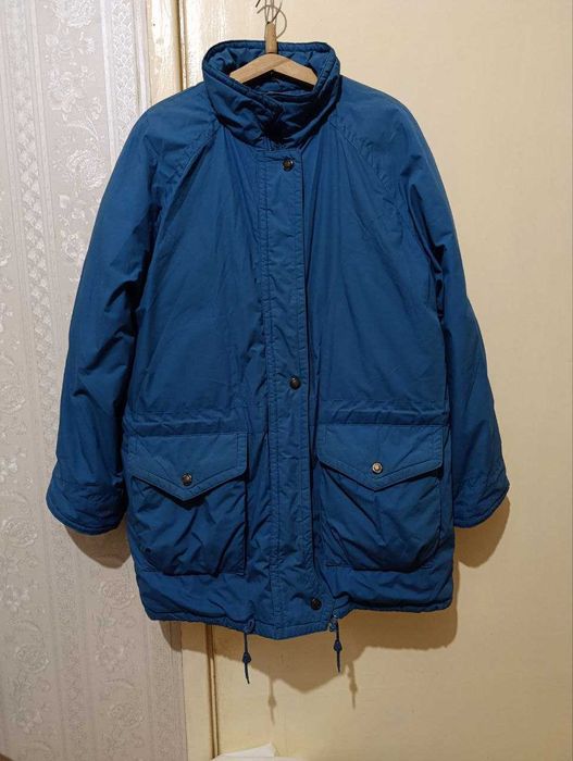 Куртка женская продается раз 46-48.