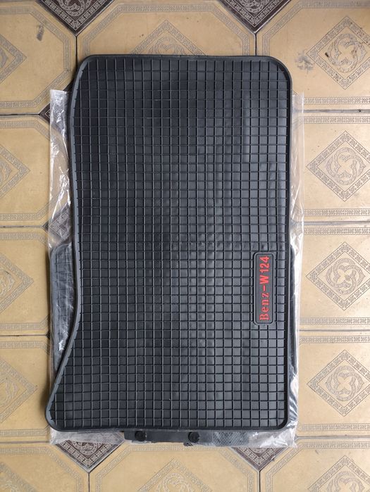 Полики Mercedes W124. Новые.