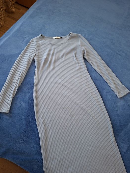 Продам женские платья и сарафан