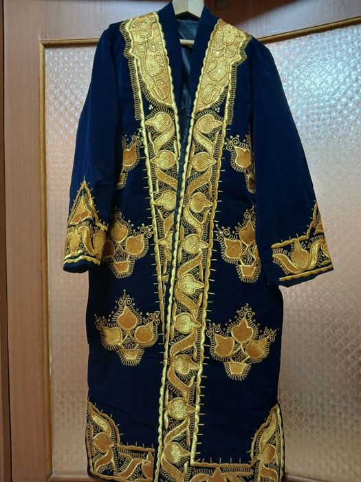 Kuyov chopon . Zarli tòn . Yangi . Zar chopon