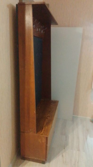 Срочно продается Шкаф вешалки