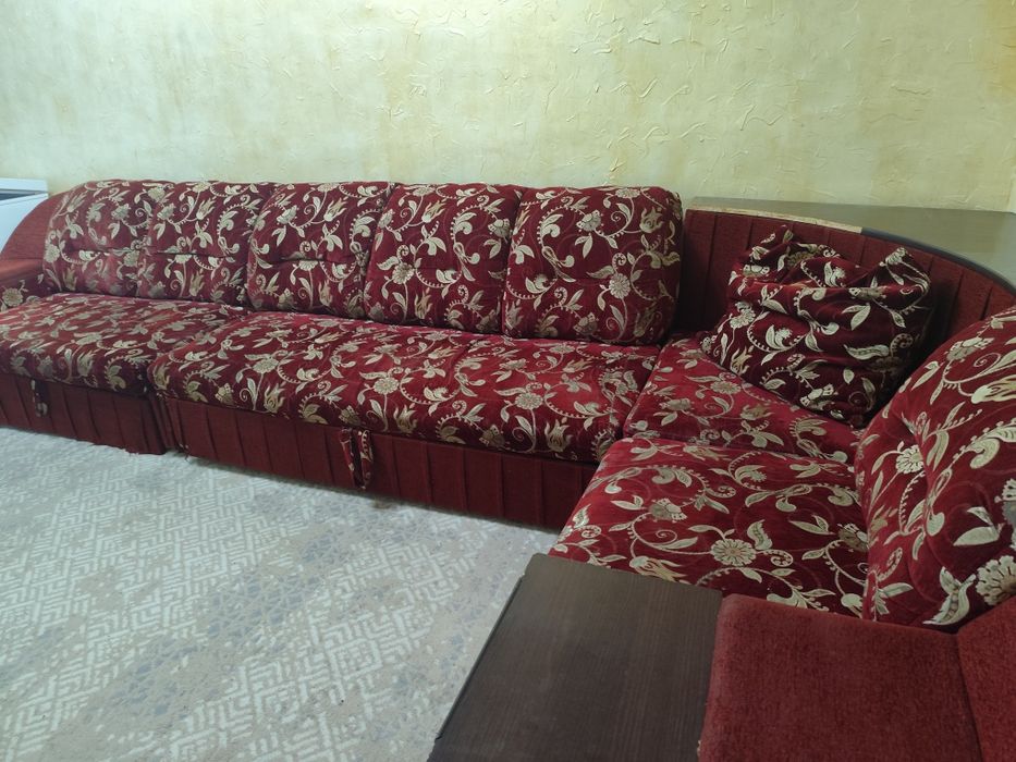 Диван угловой б/у