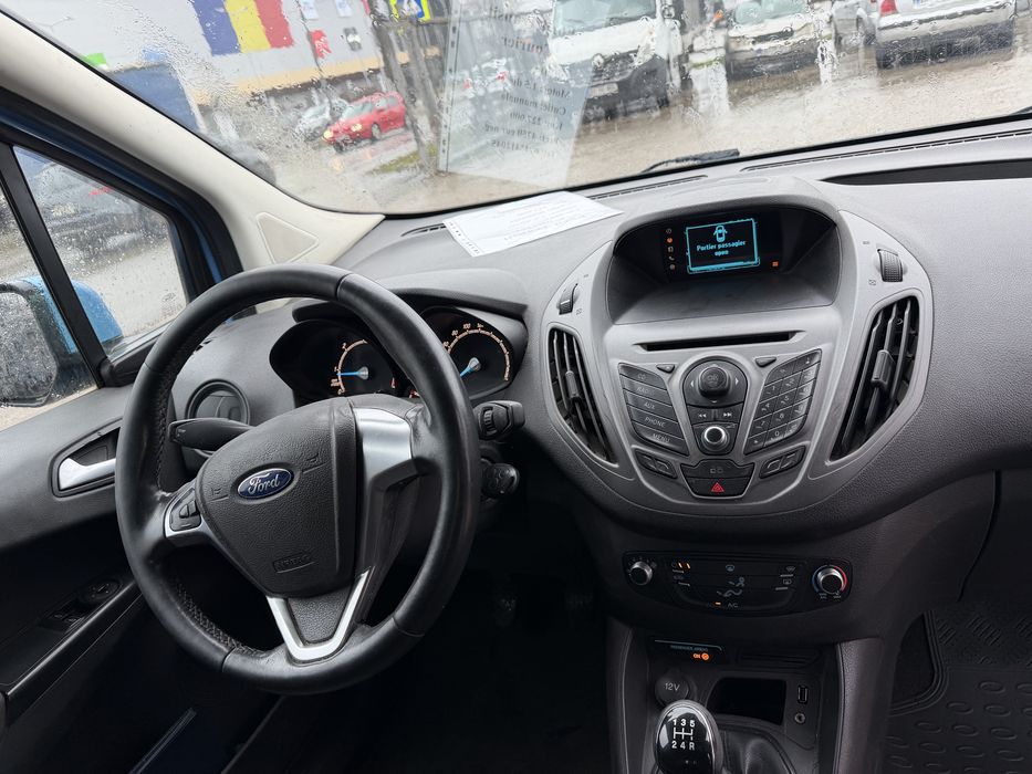 Ford Transit Courier