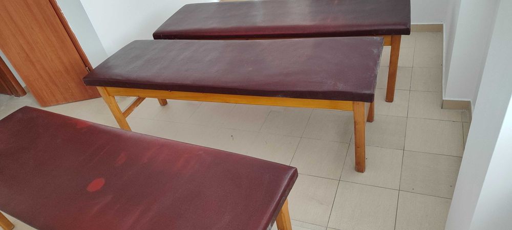 Кушетки за физиотерапия или за козметични услуги