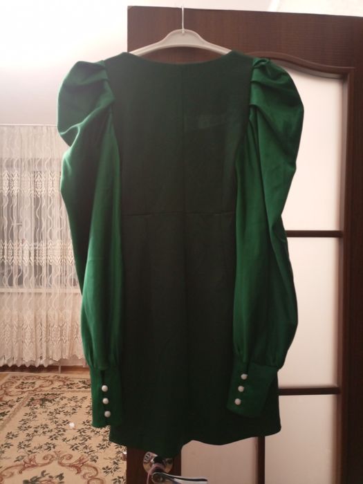 Продам 3 платья!