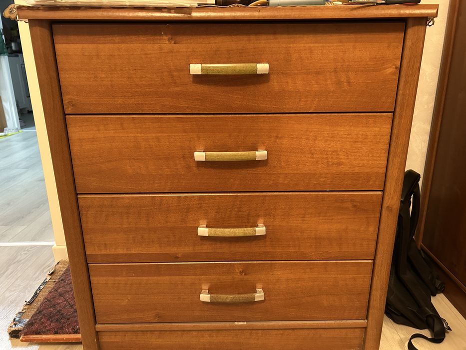 Шкаф трехдверный+комод