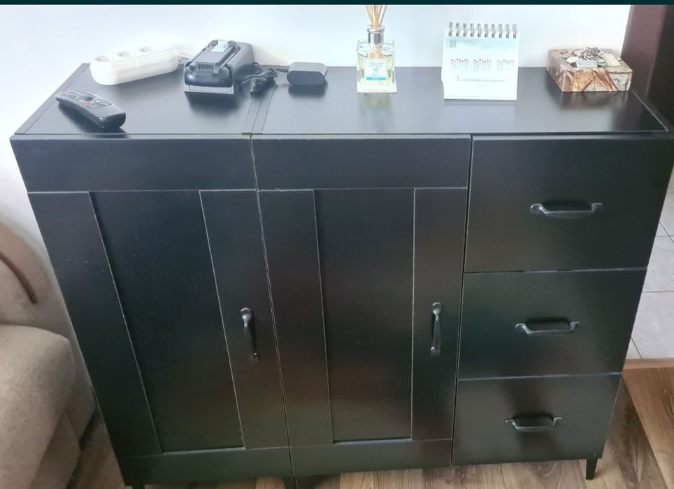 Comodă neagră din 2 corpuri alăturate