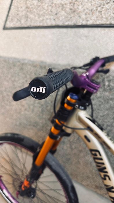 GUNS N ROSES ( двух подвес )