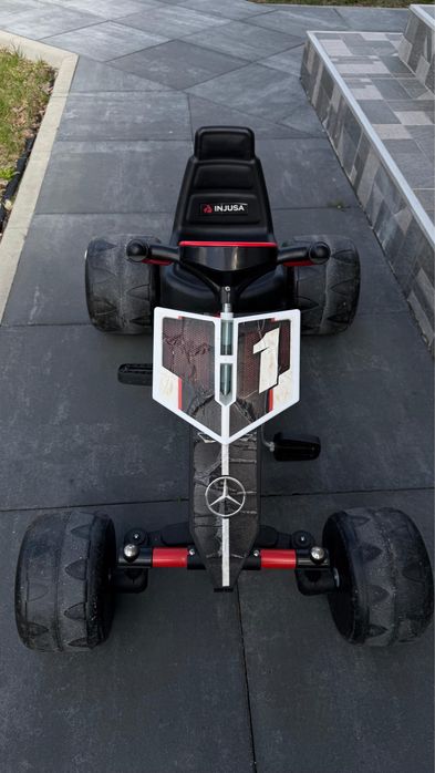 Kart cu pedale pentru copii