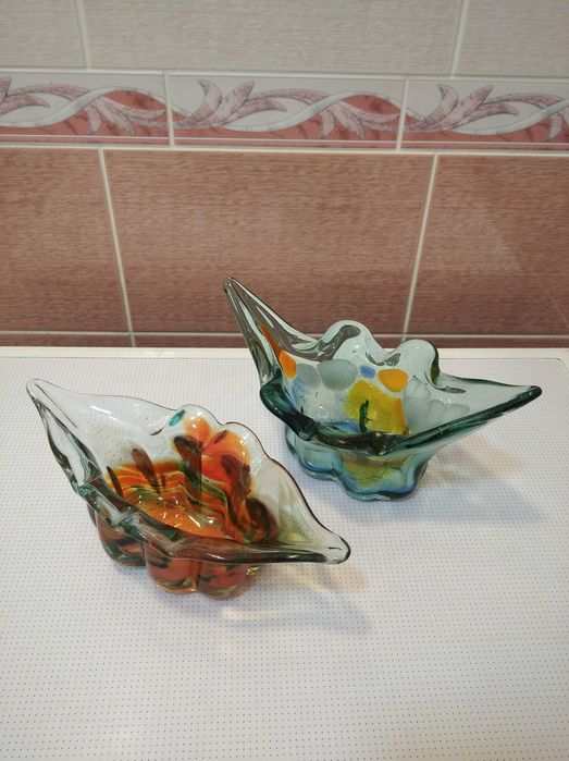 Ваза, цветное стекло.