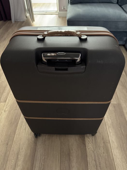 Продаю чемодан DELSEY Paris, 30 дюймов