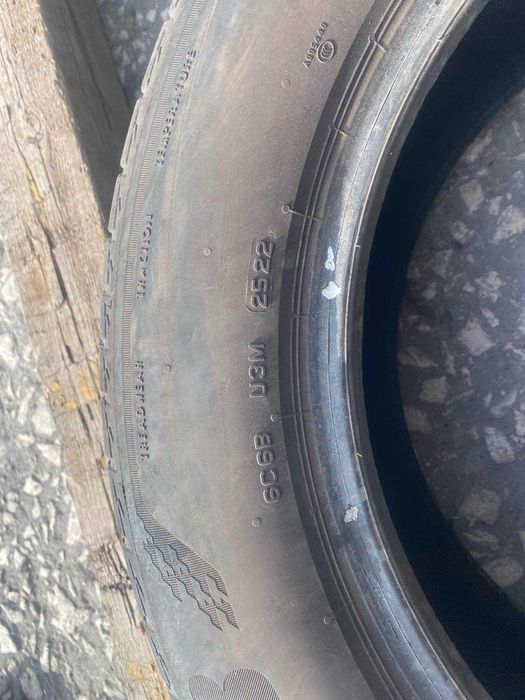 2 броя летни гуми Bridgestone 235/55 R17 Dot 2522 ном 44