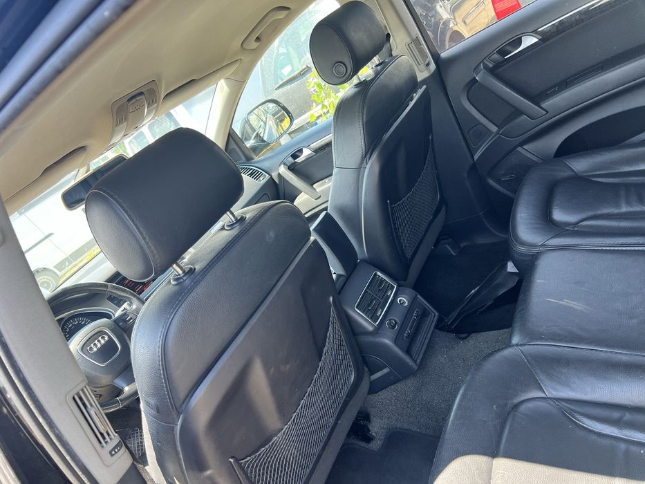Продавам Audi Q7