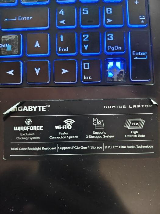 Gigabayte G5 i5-11 Gen 16/512 ssd m2