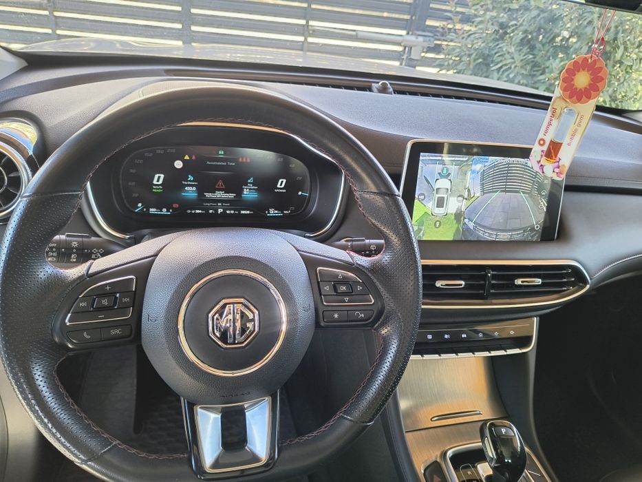 MG EHS plug-in hibrid  că nou.