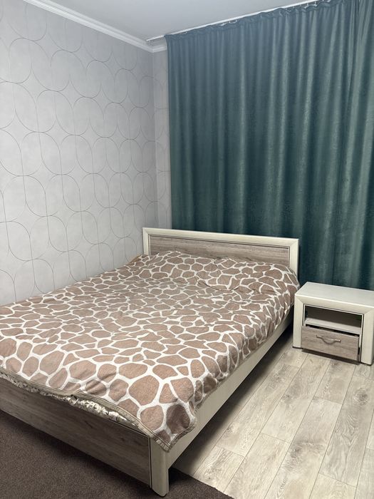 Продам спальний гарнитур