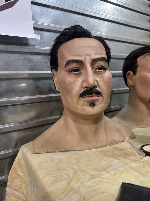 Продам восковые фигуры