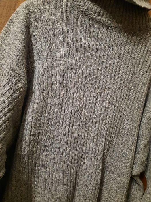 Разгрузка гардероба/ продам вещи (платья, кофты)