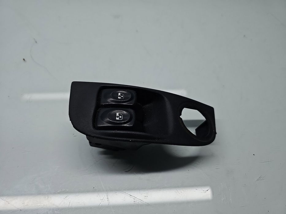 Butoane comanda geamuri sofer Renault Megane 1 [Fabr 1995-2003] 77004