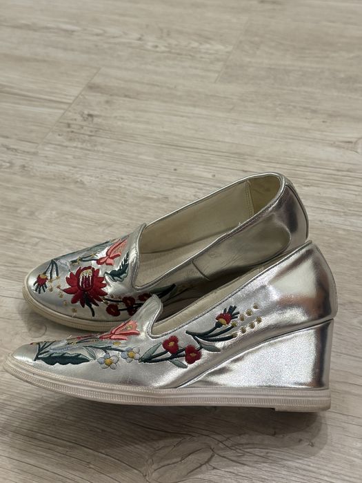 Продам женскую обувь 36-37 размер