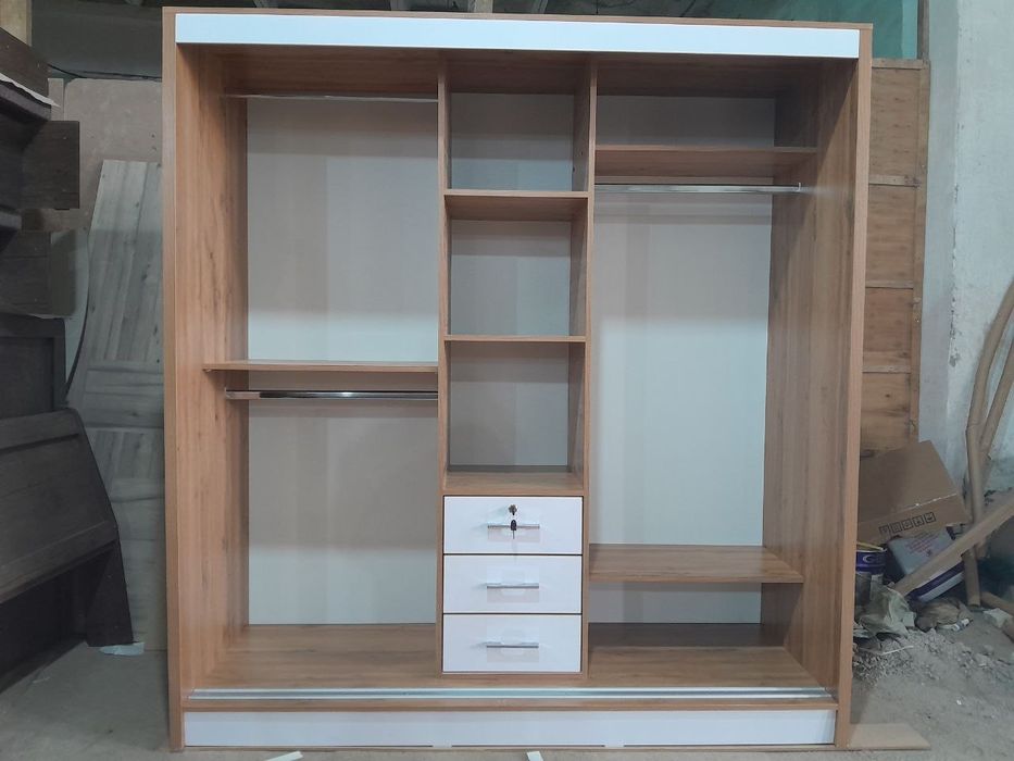 Shkaf yotoqxona uchun zamonaviy