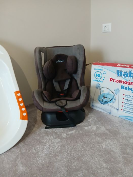 Cărucior de bebe ,scaun de masina ,cantar  și cadita