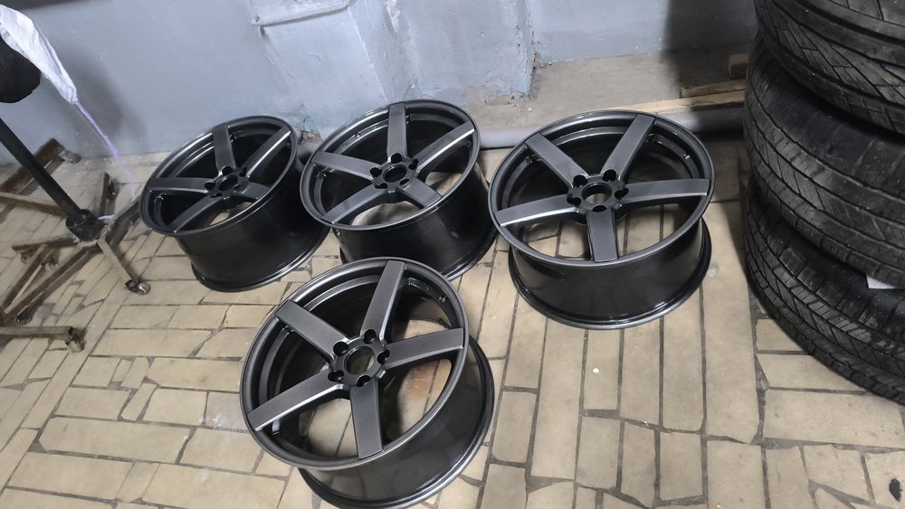 Vosson 5x112, R18 разноширокие