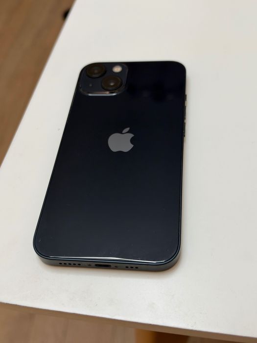 iPhone 13 midnight 128 gb