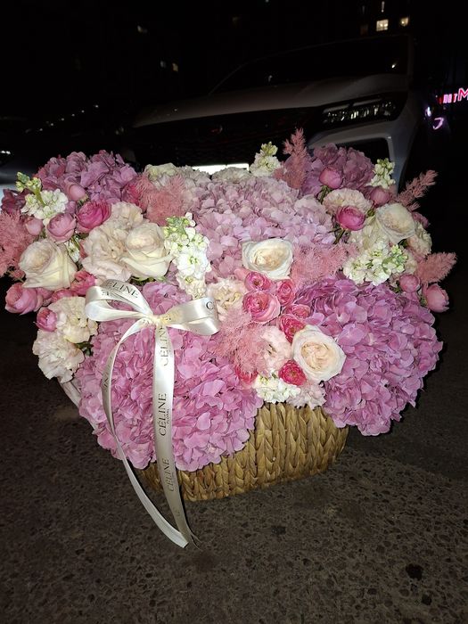 Букет в кашпо свежий