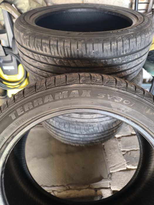 Продам комплект шин 20"