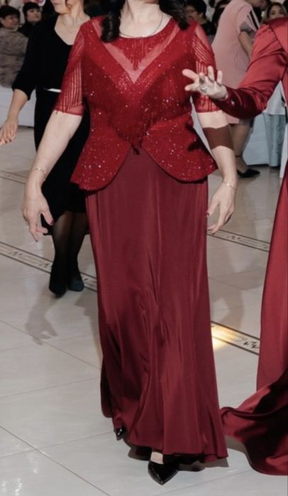 Вечернее шикарное платье