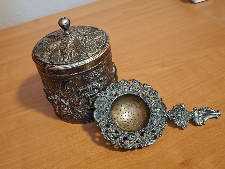 Комплект - Кутия за чай и цедка цена 99€