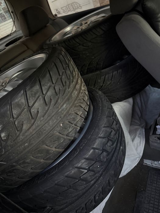 Джанти с гуми dezent 18 5x100