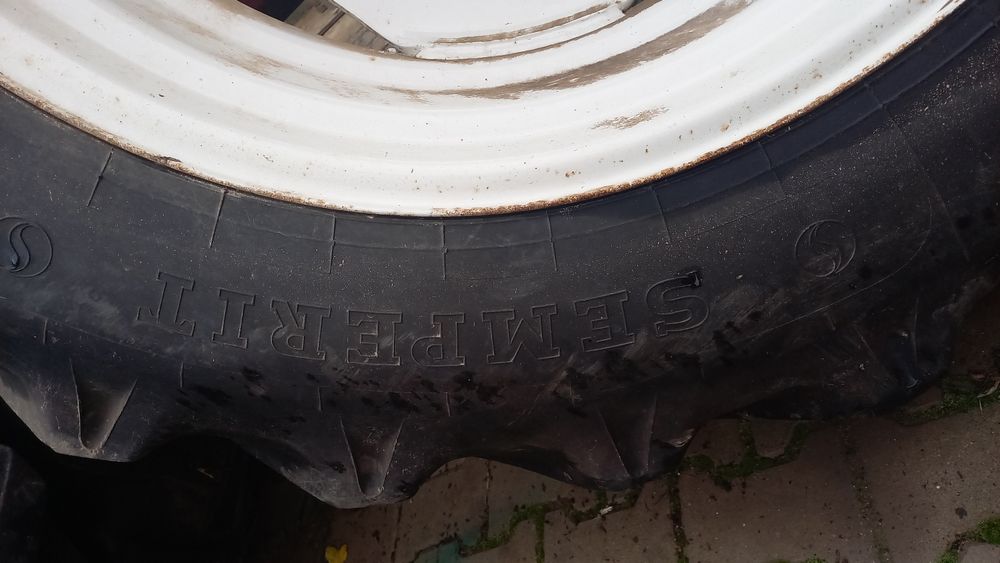 2 Roti tractor 16.9/34