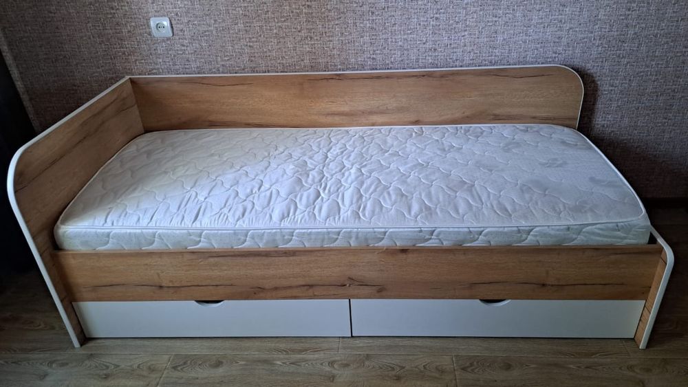 Продам кровать новая