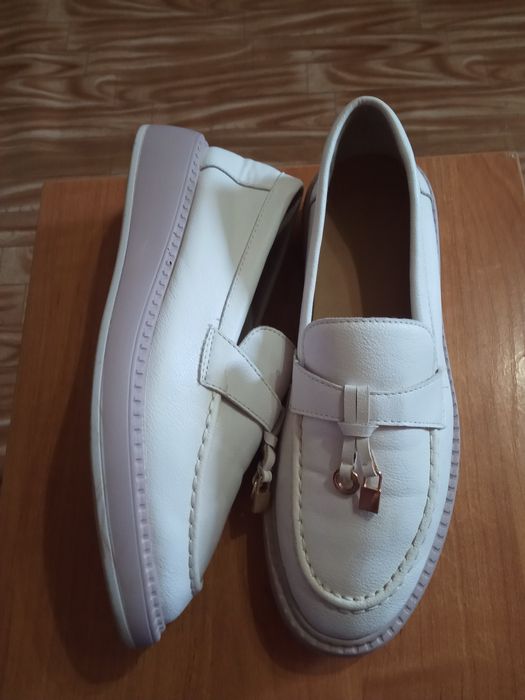 Кожаные    лоферы.