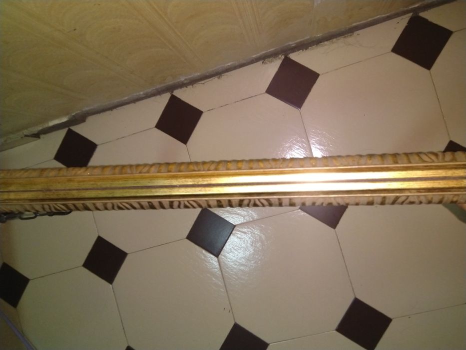 Двустранна рамка за закачане на таван / Метална стойка за вино