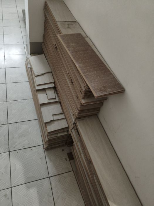 Продам ламинат б/у
