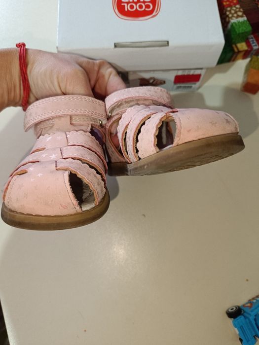Sandale roz mărimea 21