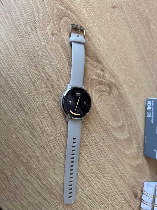 Смарт часовник Garmin Venu 3S