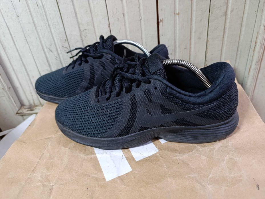 ''Nike Revolution 4 ''оригинални маратонки 45 номер
