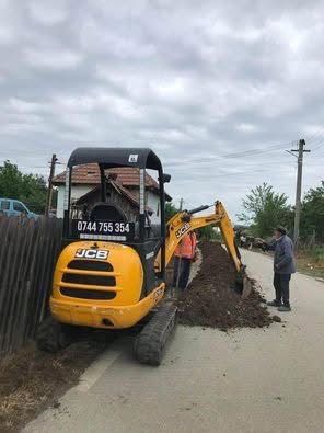 Miniexcavator de inchiriat