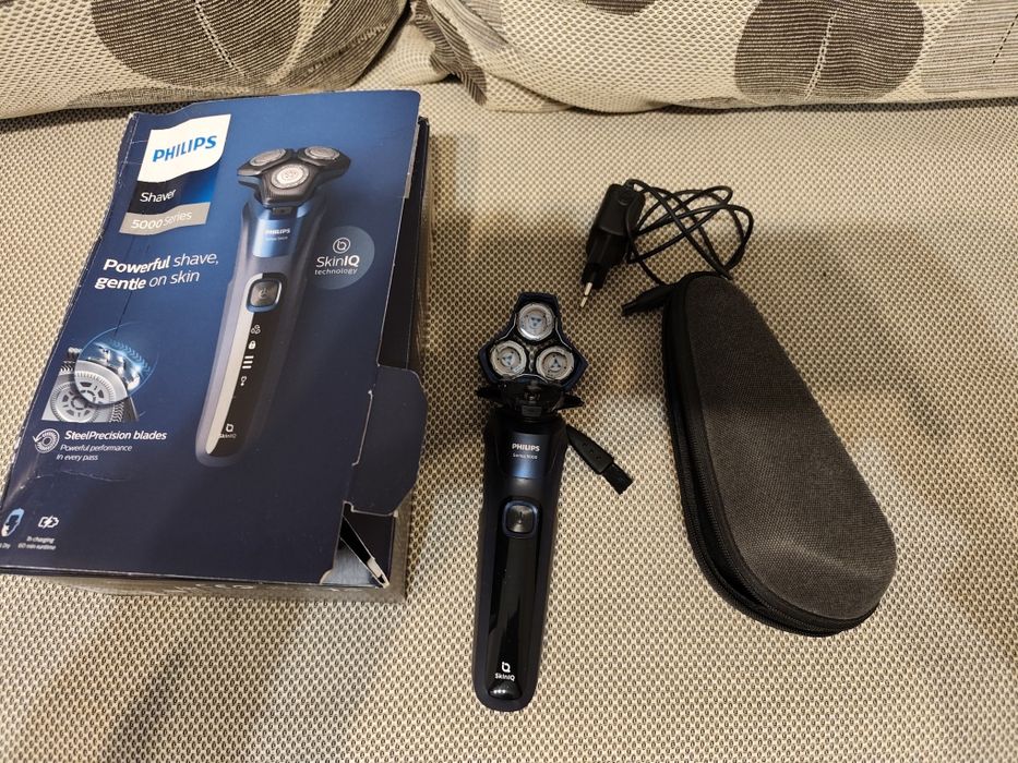 Електрическа самобръсначка Philips