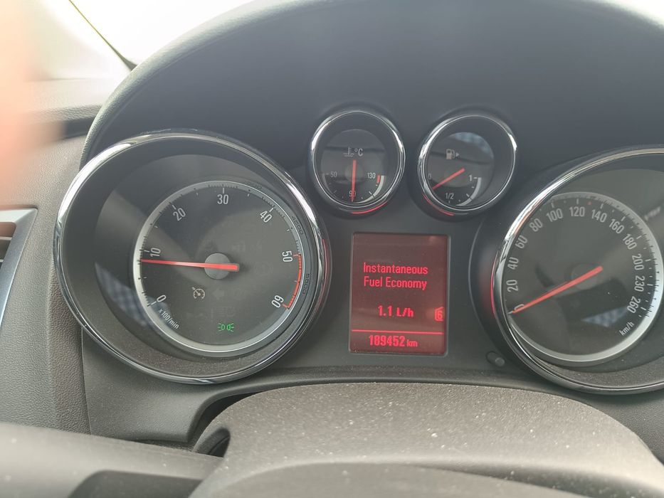 Opel astra J limousine