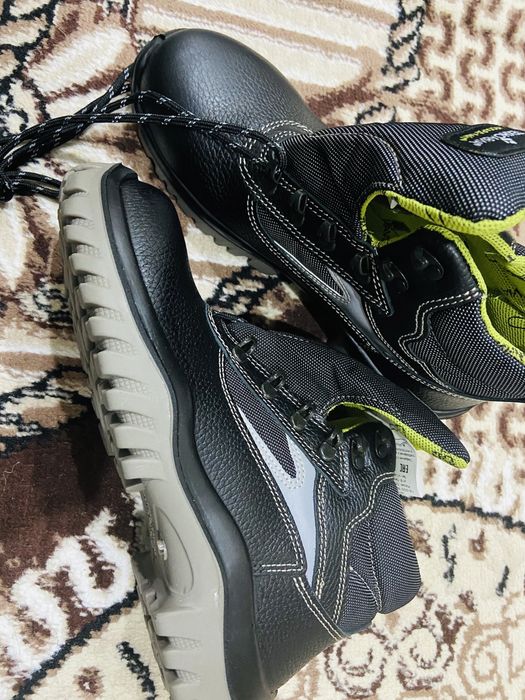 Продам спецобувь